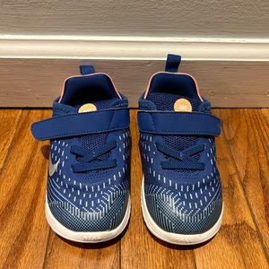 Toddler Nike Sneakers Size 7C